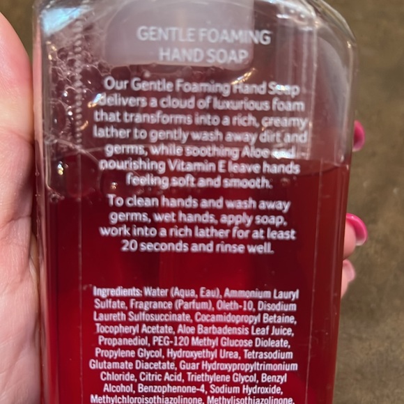 B&BW Gentle Foaming Hand Soap-Strawberry Picnic - Picture 3 of 4